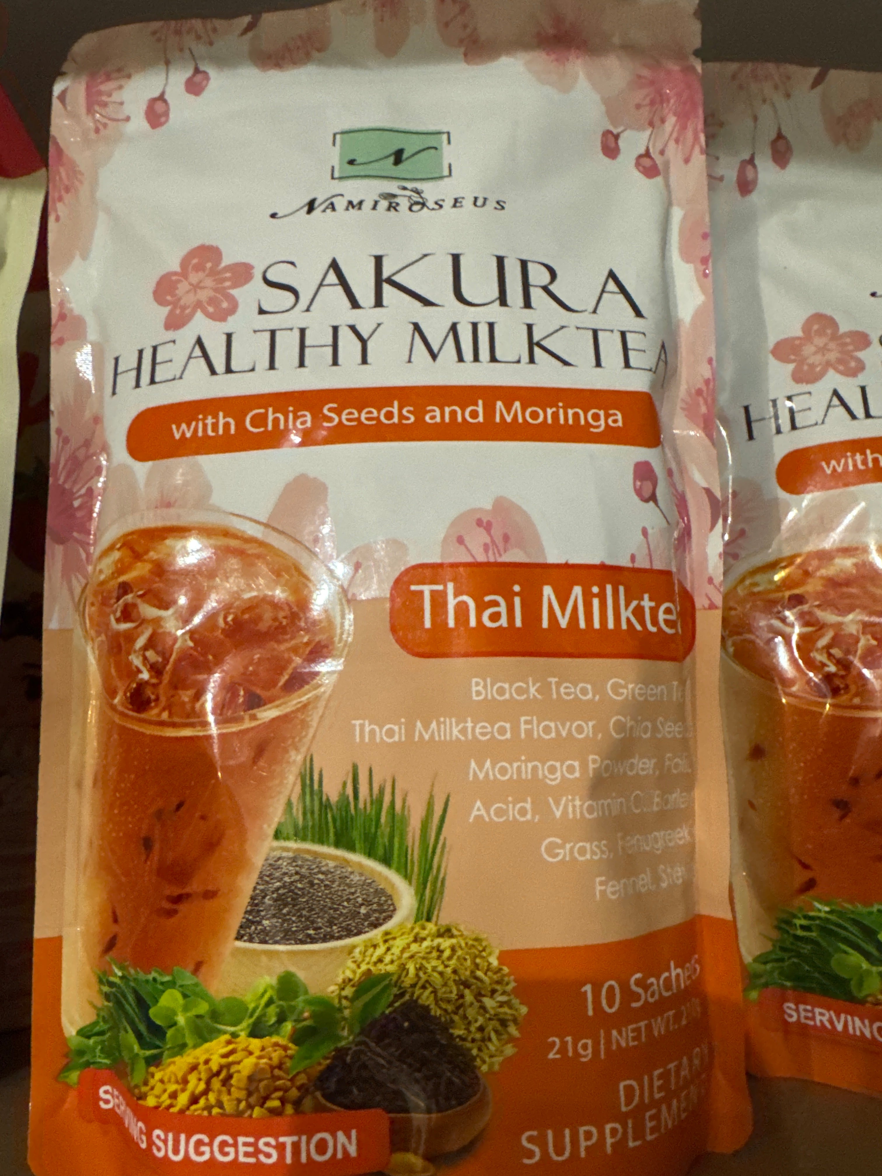 Namiroseus SAKURA
HEALTHY MILK TEA
THAI MILKTEA with Chia
Seeds & Moringa 21g x
10-sachets