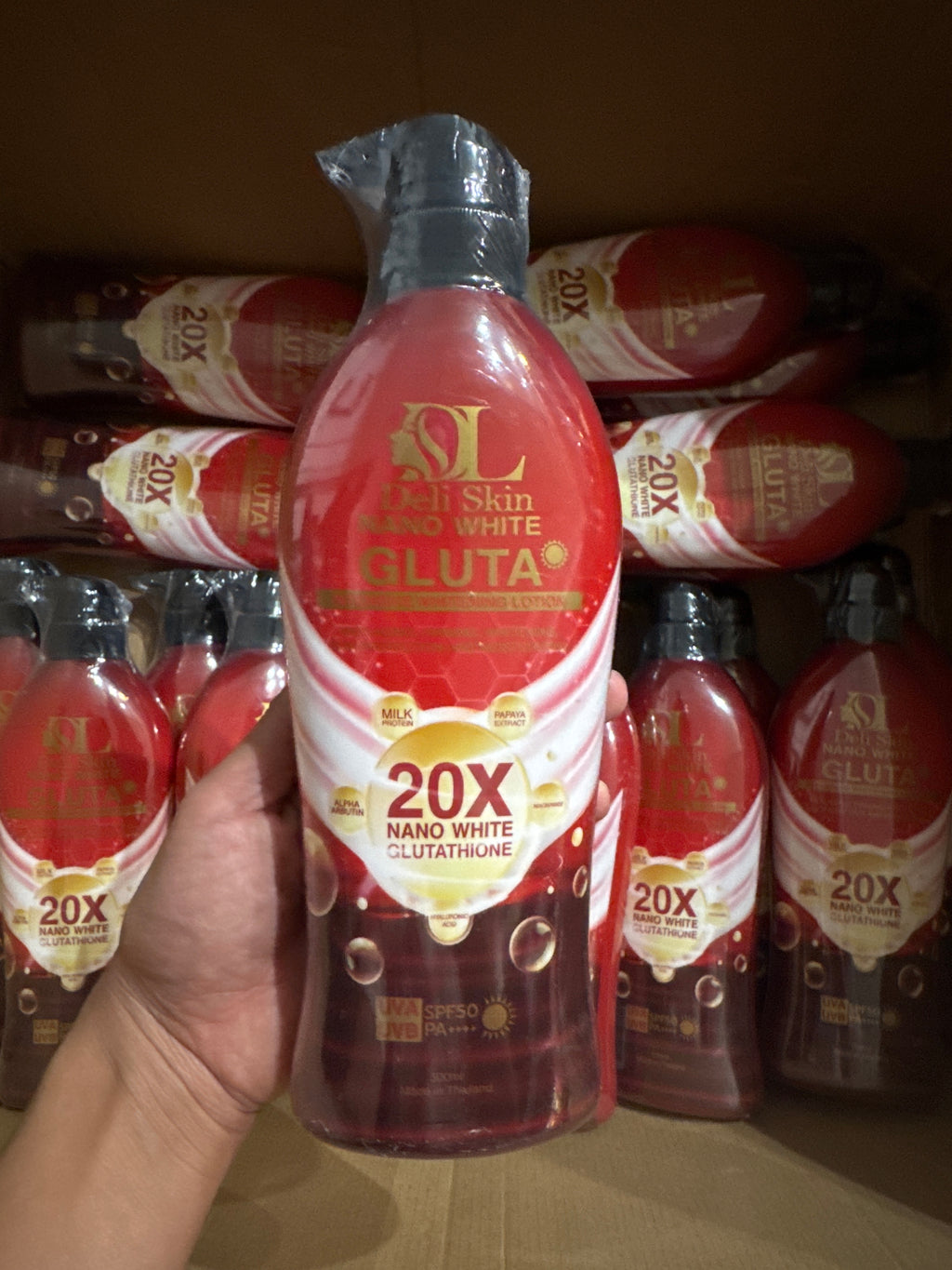 DELI SKIN Nano White
Gluta 500ml
Intensive Whitening Lotion
SPF50 PA++++
20x NANO-WHITE
GLUTATHIONE